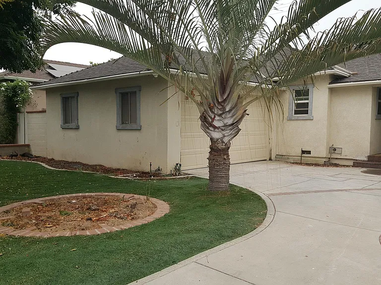 8950 Amigo Ave — Photo 2