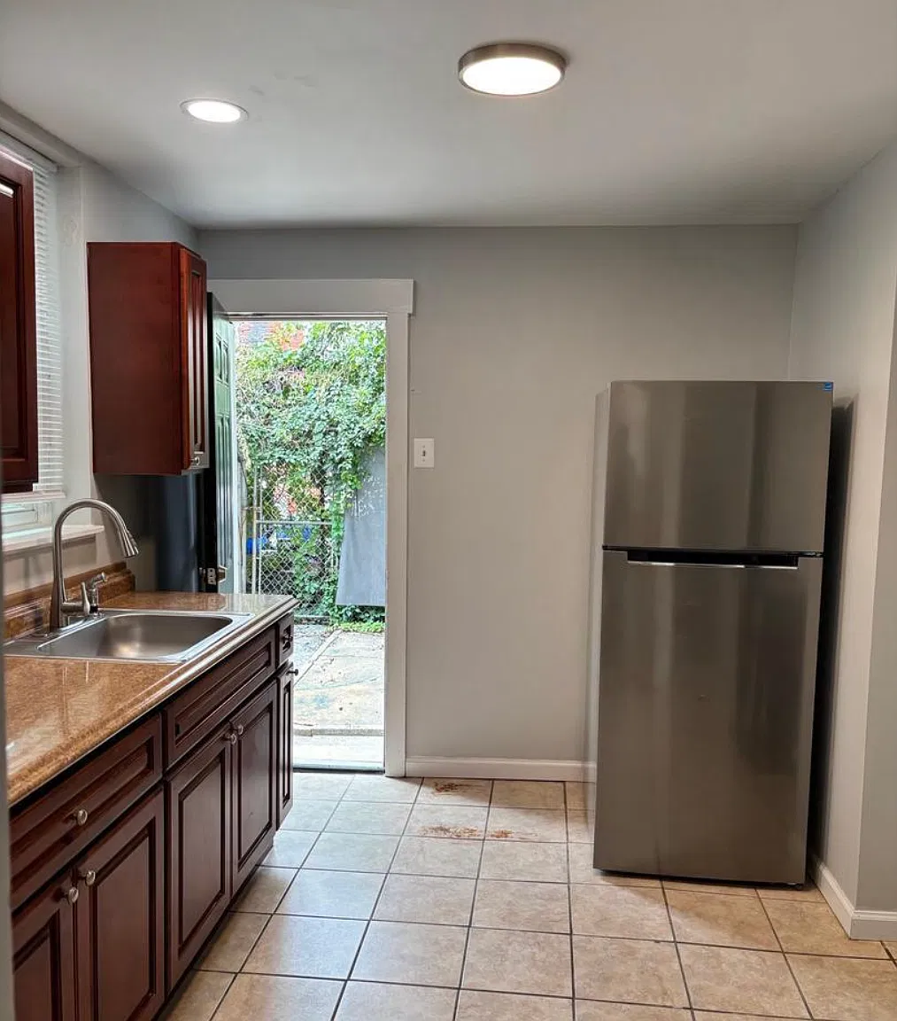 3 bed, 1120 sqft, $1,500 — Photo 3