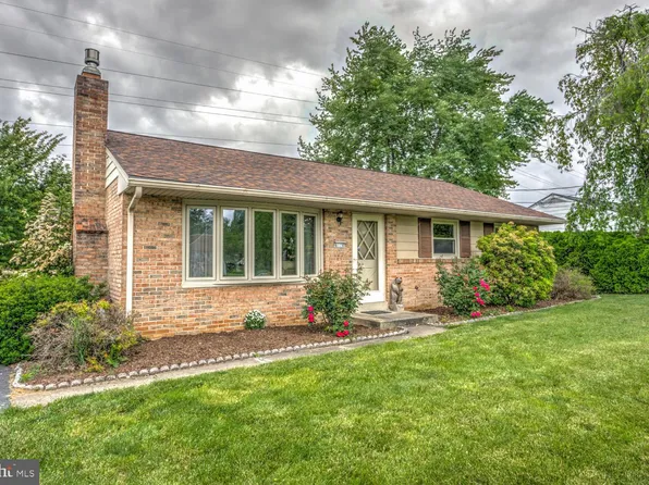 6178 Sundra Cir, East Petersburg, PA 17520