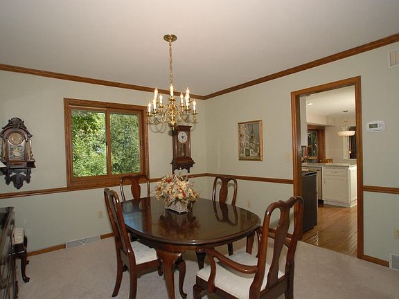 4th image of 812 Knollwood Ct