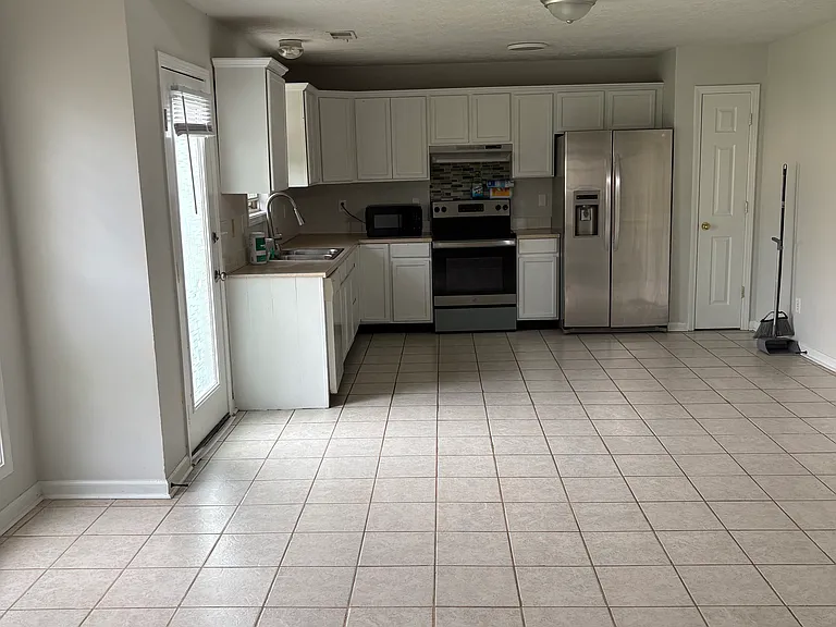 3825 Winthrop Dr #NA — Photo 3