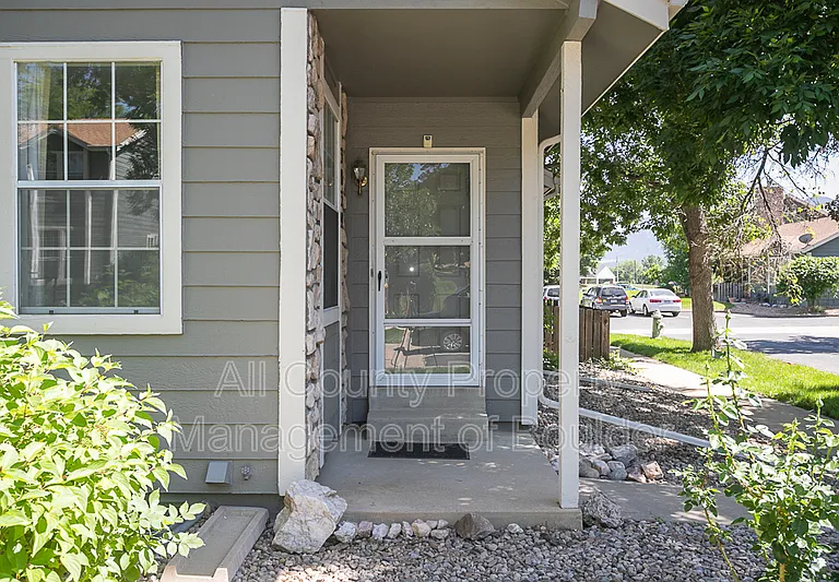 3839 Paseo Del Prado — Photo 2