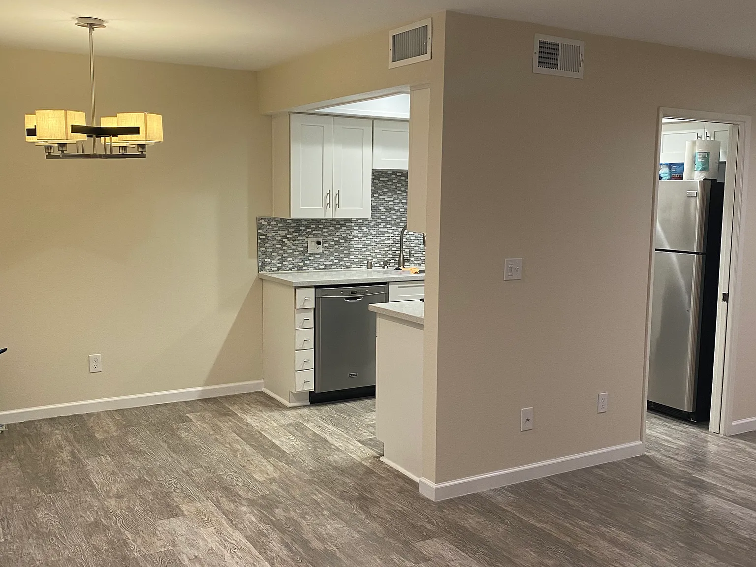 201 S Catalina Avenue — Photo 2
