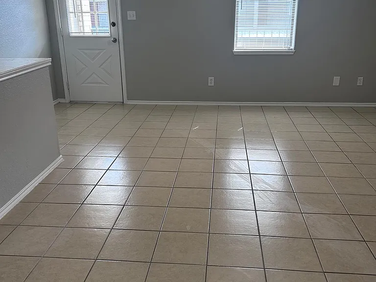 2324 W Elisa Ln #7 — Photo 6