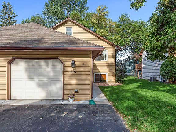 5th image of 607 Belland Ave