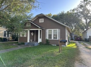 316 S Main St, Hallettsville, TX 77964