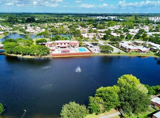 170 Amherst Ln, Lake Worth, FL 33467