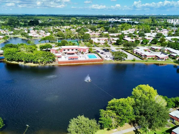 170 Amherst Lane, Lake Worth, FL 33467