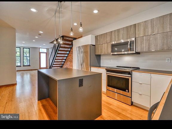3rd image of 2804 Remington Ave