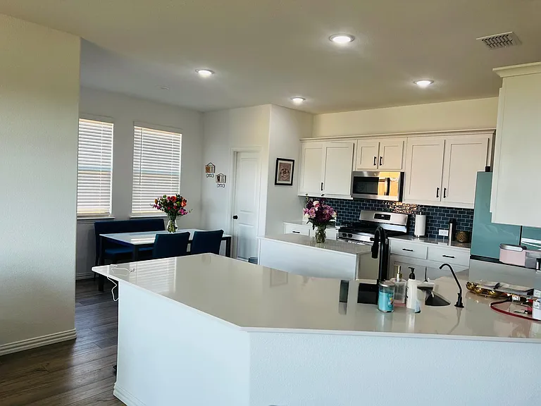3413 Marino Dr — Photo 4