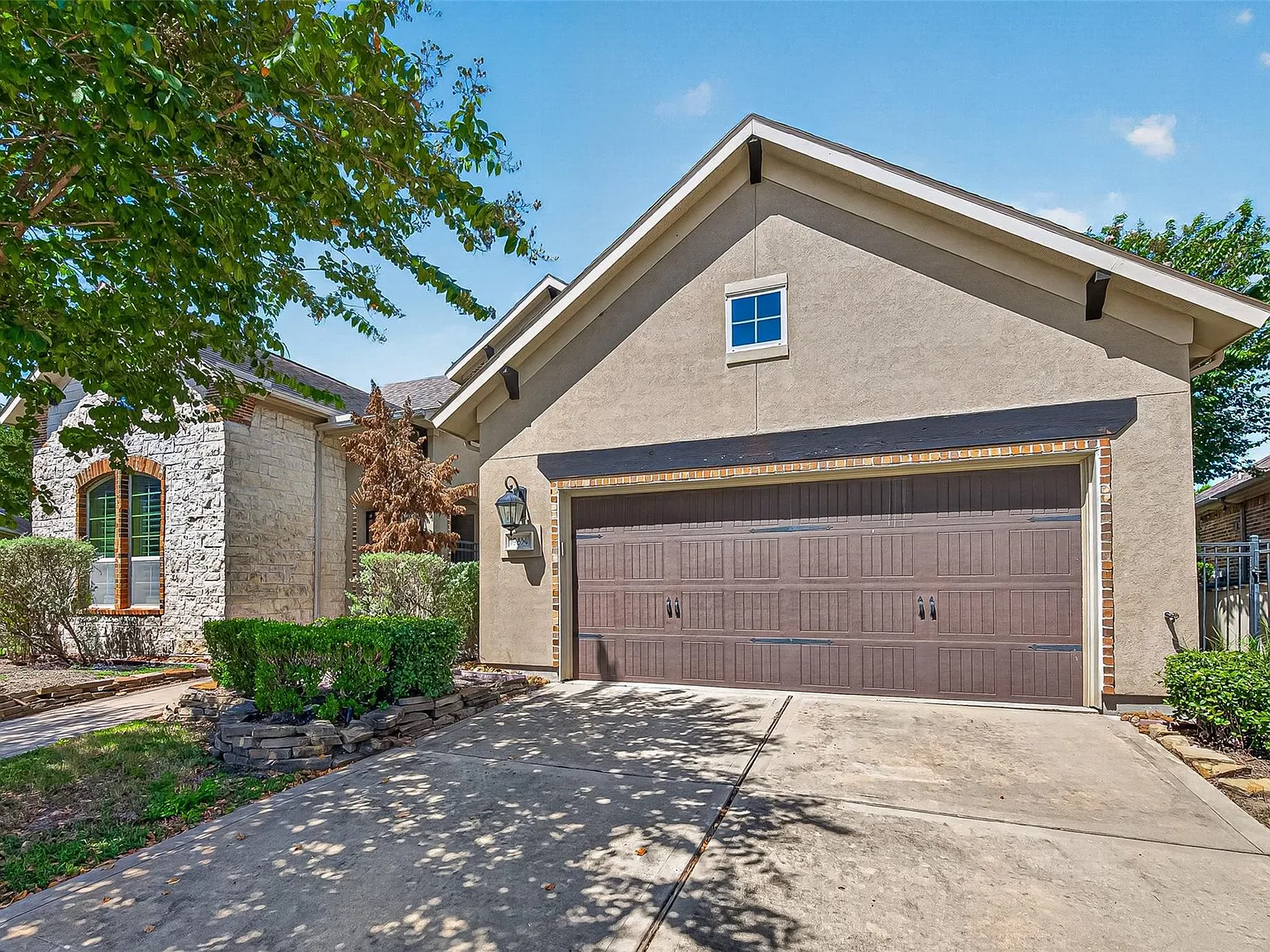3 bed, 3.5 bath, 2906 sqft, $3,300 — Photo 2