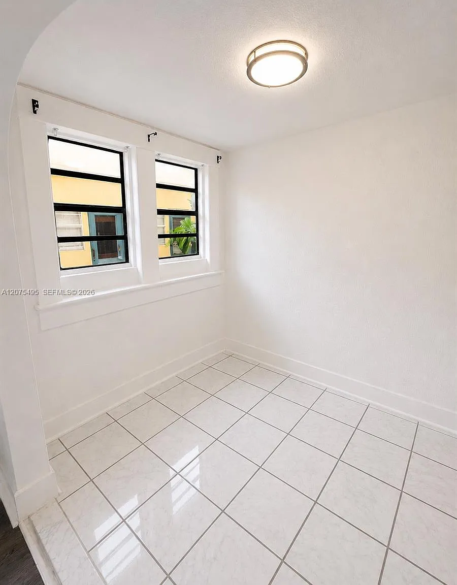 Park Front Condo — Photo 3