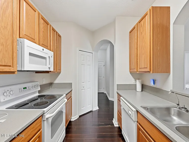 7801 Point Meadows Dr #1402 — Photo 5