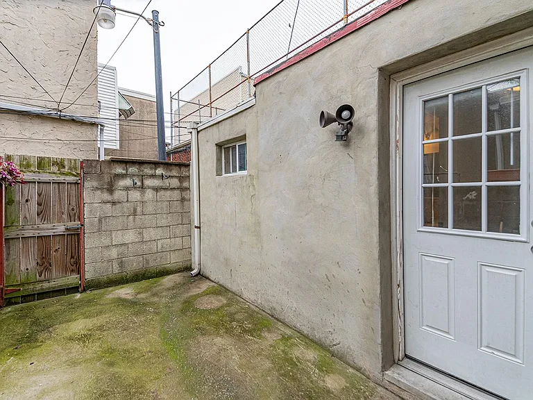 1836 S 10th St — Photo 12