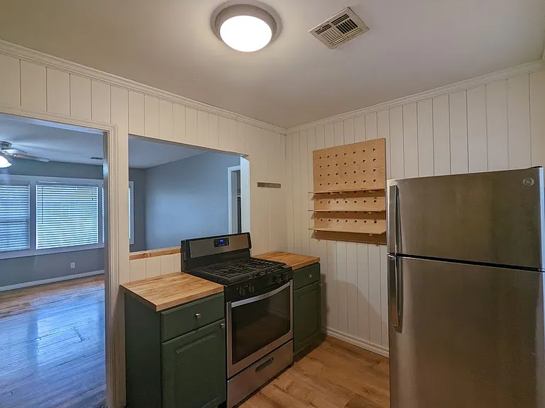 2113 Churchill Way — Photo 18
