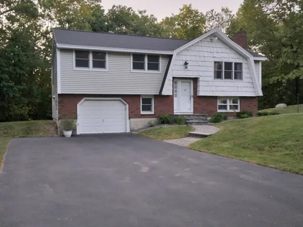 22 East St, Pepperell, MA 01463