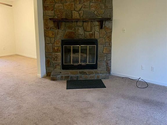 4th image of 210 Rosebrooks Dr