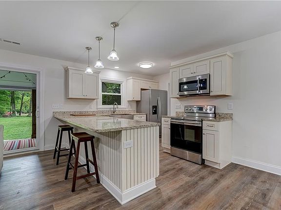4th image of 108 Avonwood Dr