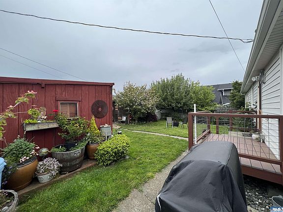 5th image of 1312 S Oak St