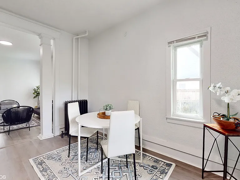 319 Franklin Ave — Photo 12