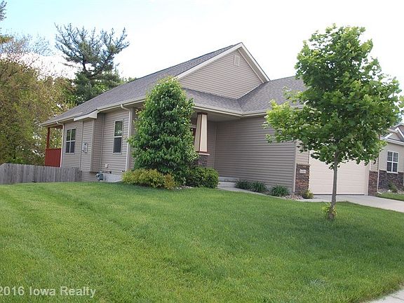 2nd image of 1465 SE Oxford Dr