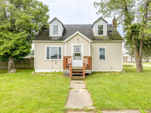 5543 Lancaster St, Croswell, MI 48422