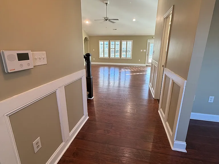 619 Uniola Dr — Photo 2
