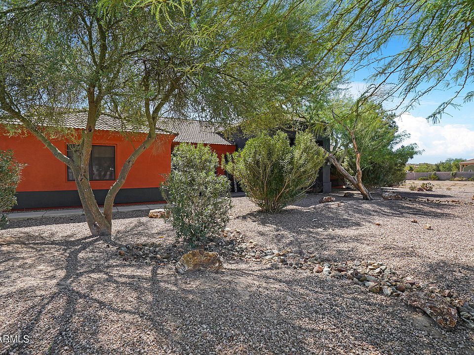 1st image of 661 W RHEA Road