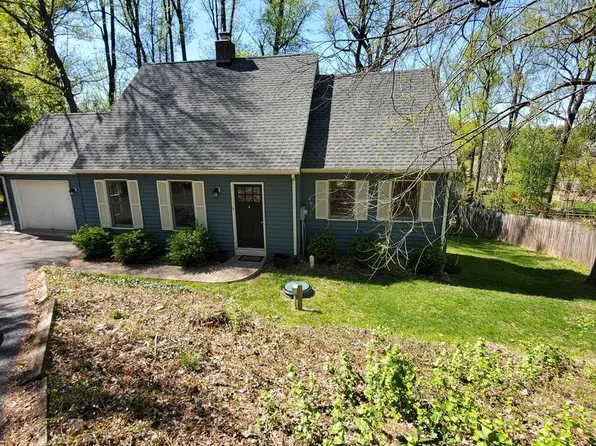 1421 Springhill Dr, Hummelstown, PA 17036