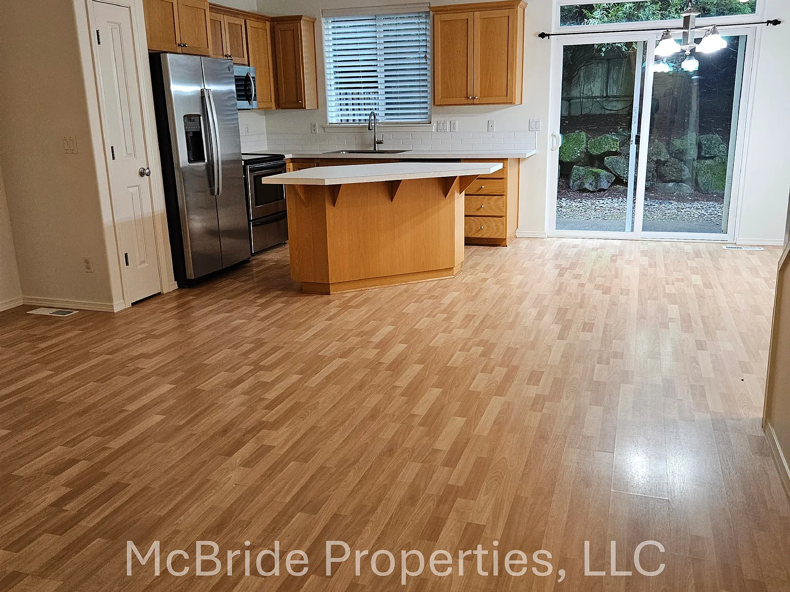 3 bed, 2.5 bath, 1521 sqft, $2,350 — Photo 2