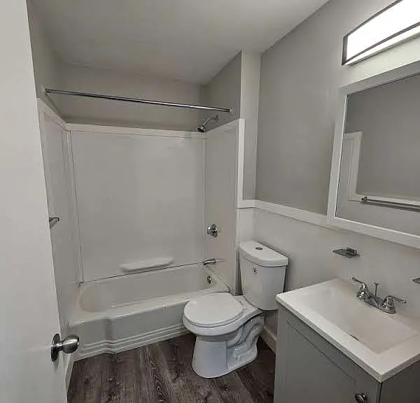 480 Norfolk St — Photo 7