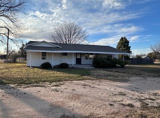 314 Morgan St, Tye, TX 79563