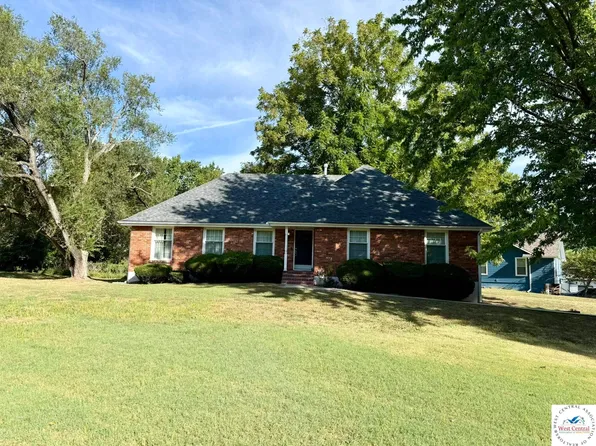 101 N Connie Dr, Clinton, MO 64735