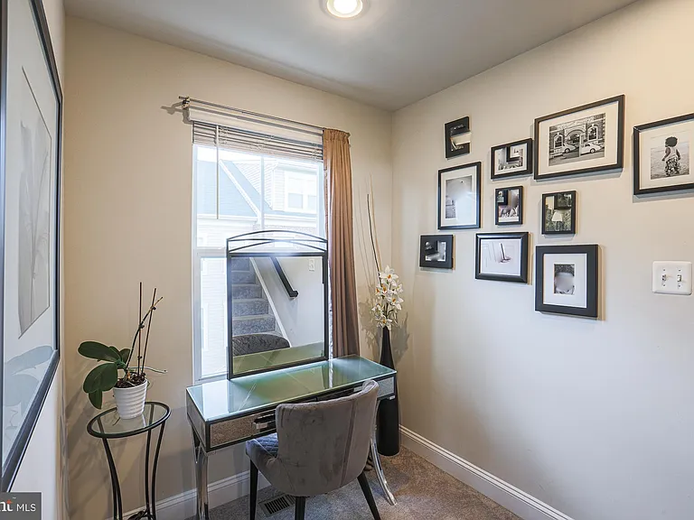 7104 Druce Way — Photo 22