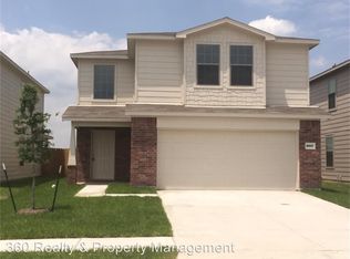 9927 Waldens Pond Ct, Houston, TX 77044