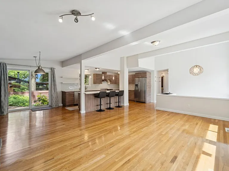 1140 N 146th Pl — Photo 3