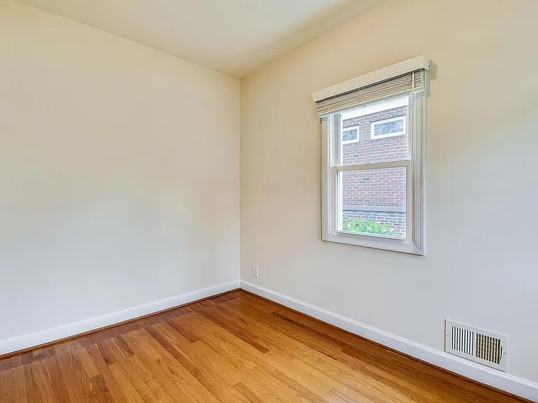 210 E Hamilton Ave — Photo 26
