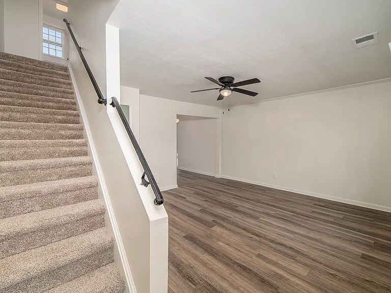 Bayview Apartments — Photo 12