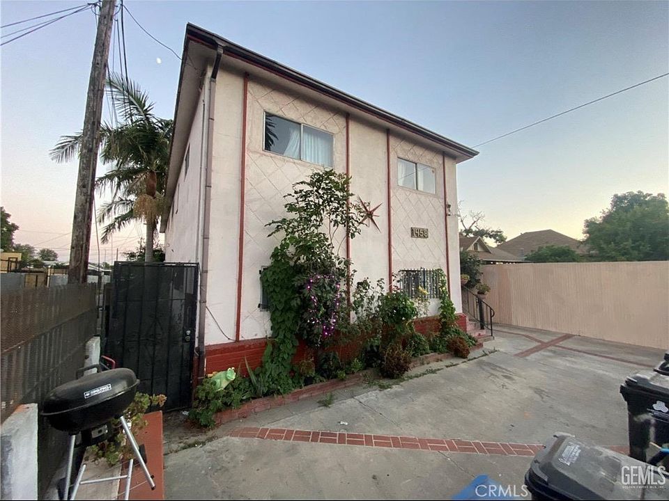 1st image of 1458 E 50th St