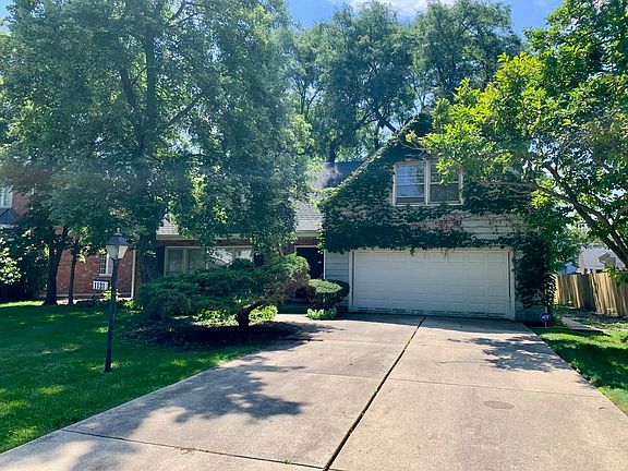 3rd image of 1131 Park Ln