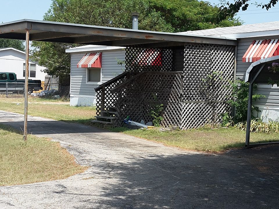 2nd image of 3033 Carroll Dr