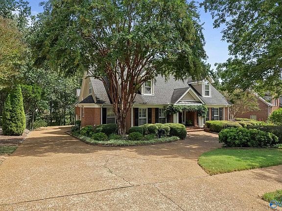 3rd image of 10003 Covington Dr SE