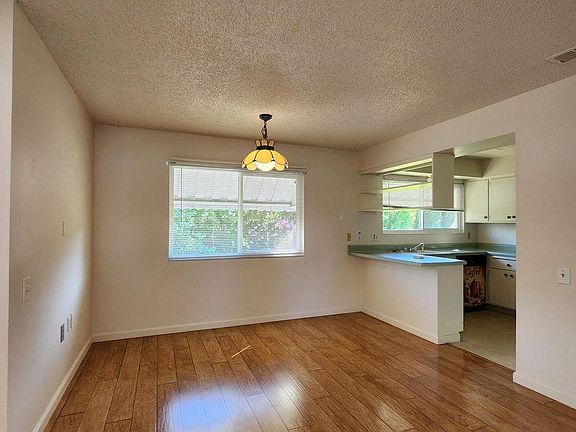4th image of 205 Olympic Cir