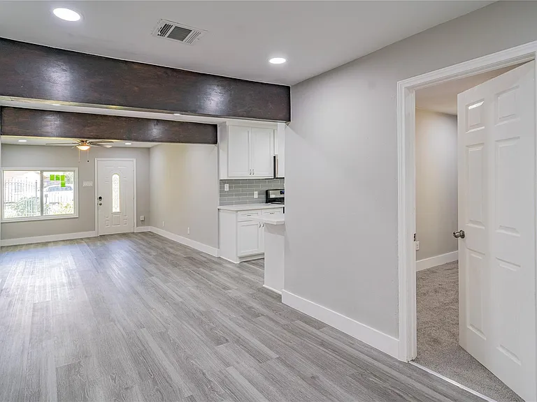 5718 Cherry St — Photo 28
