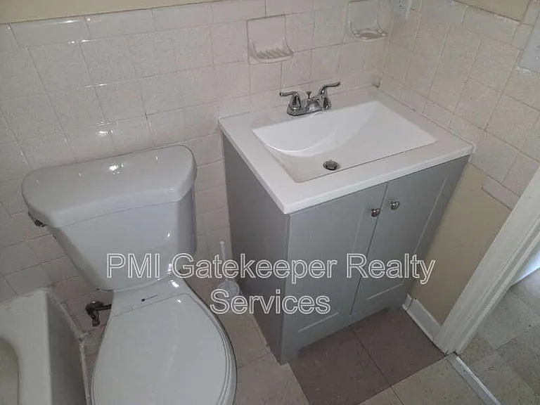 2459 Montana Ave #8 — Photo 14