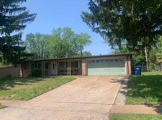 1565 Bay Meadows Dr, Florissant, MO 63033