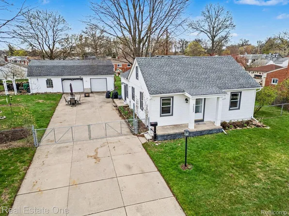 30453 Sheridan St, Garden City, MI 48135