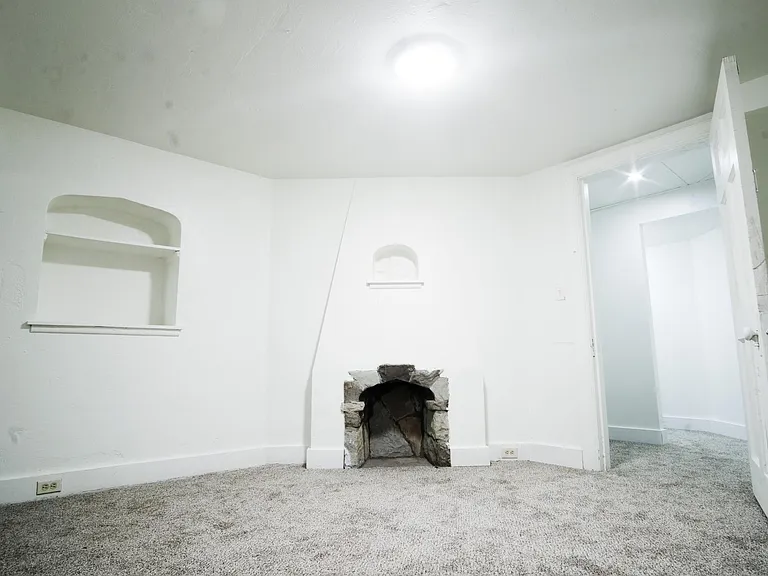 328 N Craig St #A — Photo 2