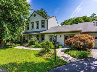 2837 Hill Rd, Vienna, VA 22181