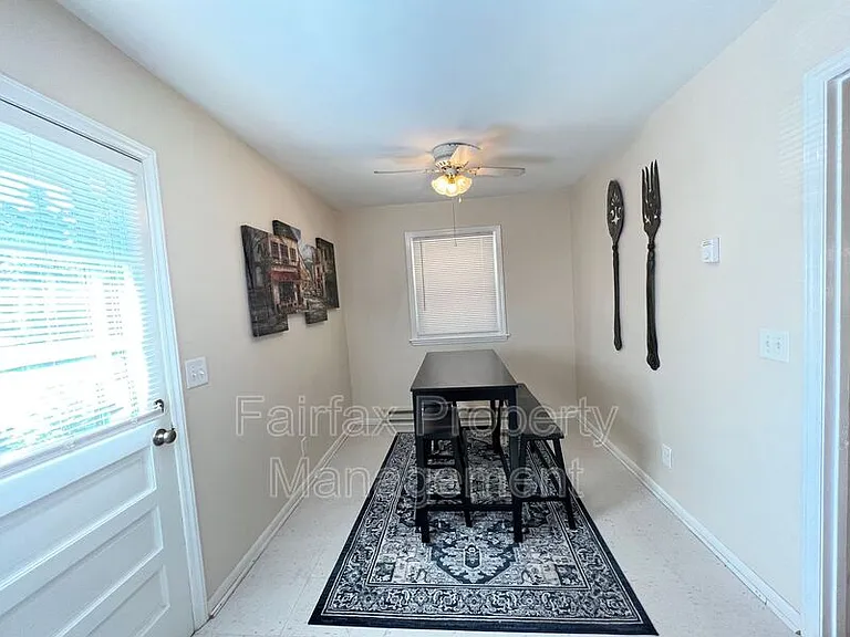 1941 Morehead Ave — Photo 6